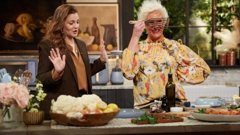 Anne Burrell Gives Drew Some Helpful Tips on Searing Fish 