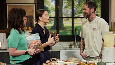Drew Barrymore & Valerie Bertinelli Taste Test Scott Clark's "Hen of the Woods" Mushroom Sandwich