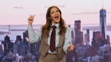 "Sex and the City" Star Reveals Surprising Reason She Didn't Want to Break Up with Alec Baldwin | Drew's News