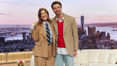 Patrick Schwarzenegger Answers Surprise "White Lotus" Questions from His Mom!